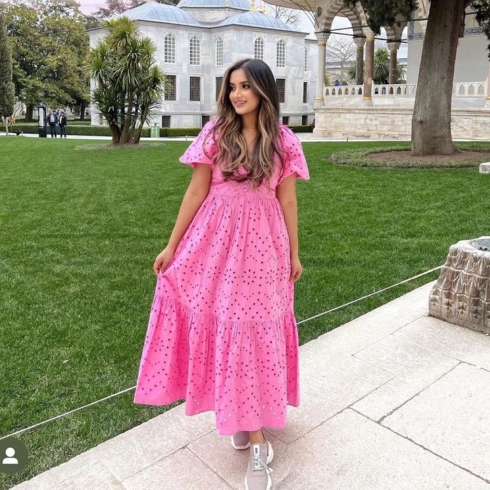 GORGEOUS ZARA Embroidered Eyelet Detailed Dress - Picture 2 of 12